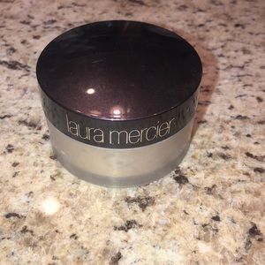Laura Mercier translucent loose setting powder